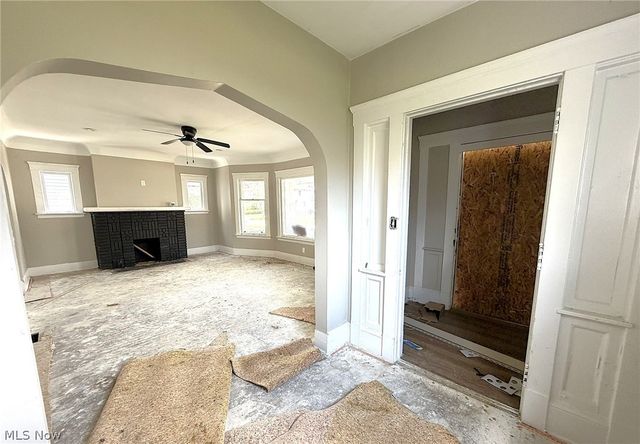 10712 Grantwood Avenue, Cleveland, OH 44108