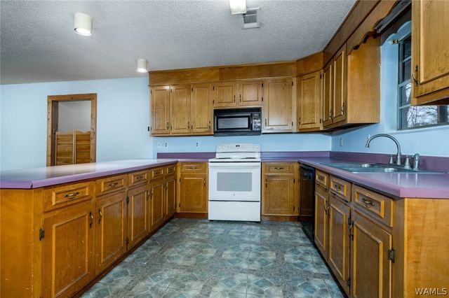 14141 Boswell Rd, Coker, AL 35452