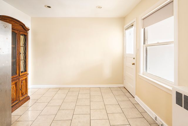 2545 W Summerdale Avenue 2W, Chicago, IL 60625