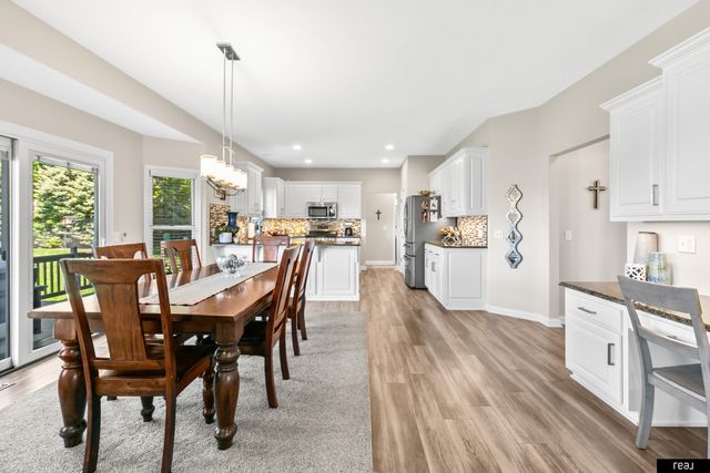 1906 S 194th Street, Omaha, NE 68130