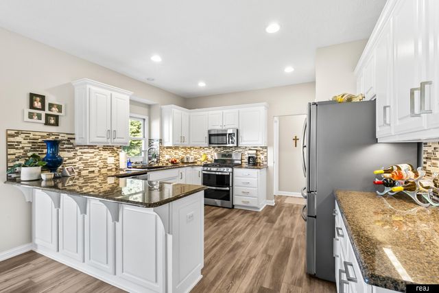 1906 S 194th Street, Omaha, NE 68130