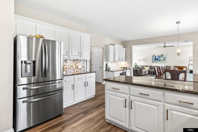 1906 S 194th Street, Omaha, NE 68130