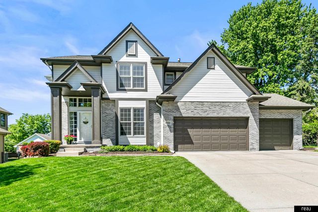 1906 S 194th Street, Omaha, NE 68130