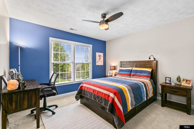 1906 S 194th Street, Omaha, NE 68130