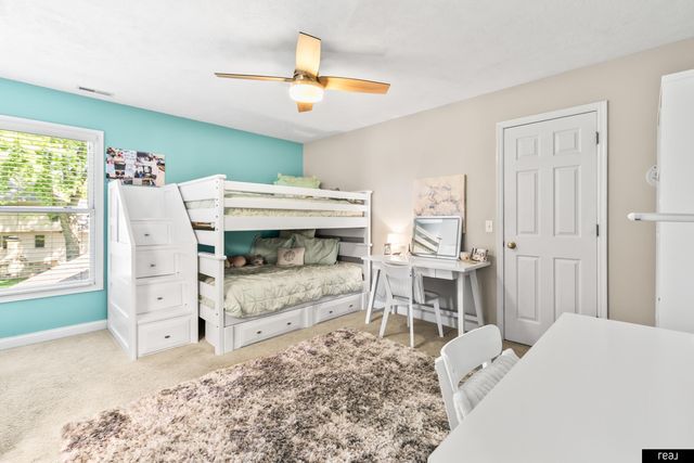 1906 S 194th Street, Omaha, NE 68130