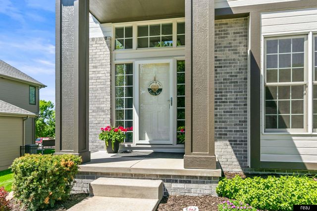 1906 S 194th Street, Omaha, NE 68130
