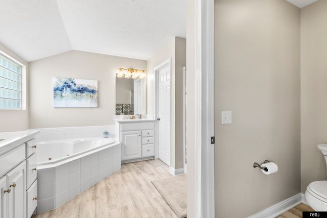 1906 S 194th Street, Omaha, NE 68130