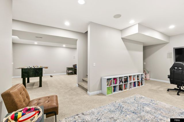 1906 S 194th Street, Omaha, NE 68130
