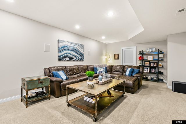 1906 S 194th Street, Omaha, NE 68130