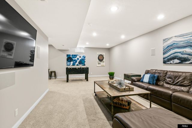 1906 S 194th Street, Omaha, NE 68130