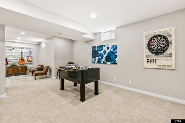 1906 S 194th Street, Omaha, NE 68130