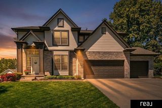 1906 S 194th Street, Omaha, NE 68130