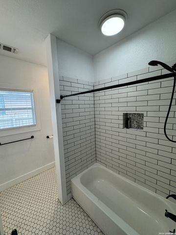 1323 BURNET ST, San Antonio, TX 78202