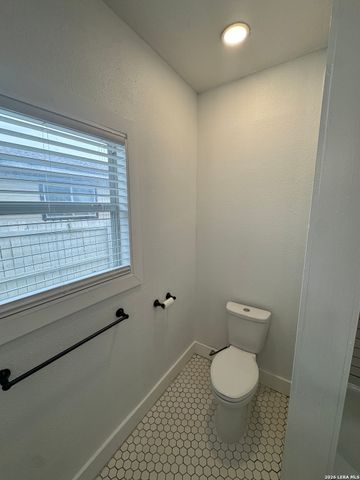 1323 BURNET ST, San Antonio, TX 78202