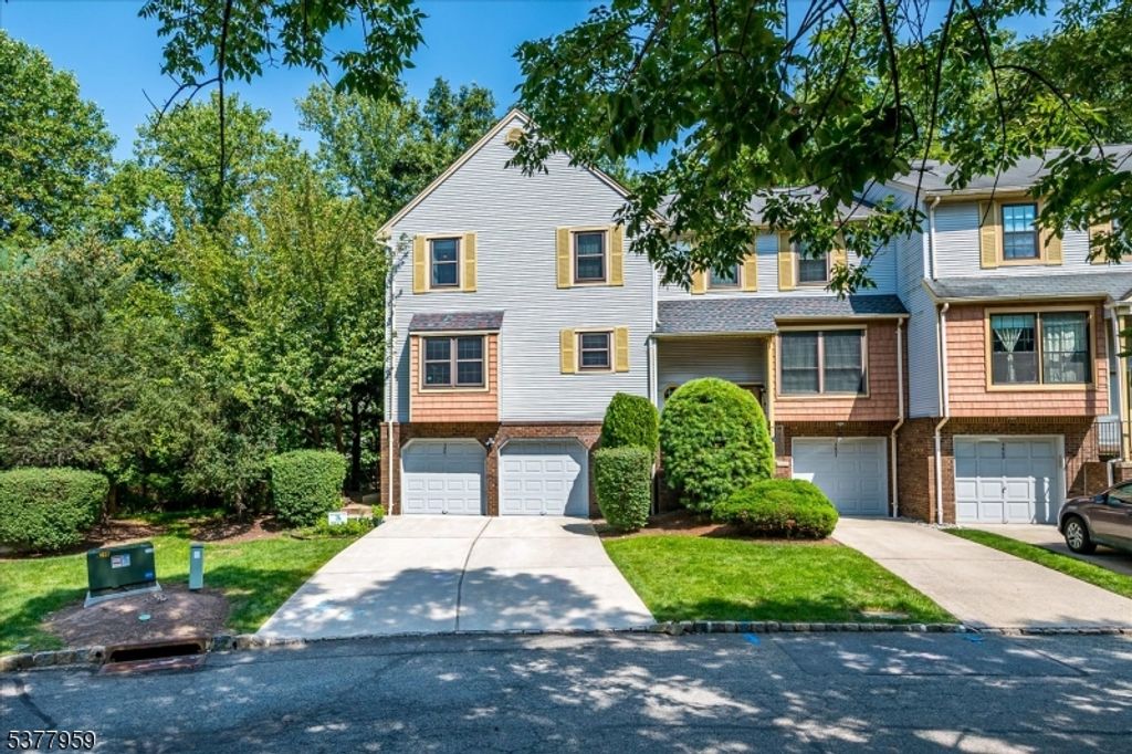 3601 Spring Brook Dr, Edison Twp., NJ 08820