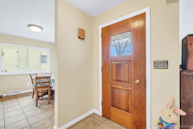 3126 Elk Street, Port Huron, MI 48060