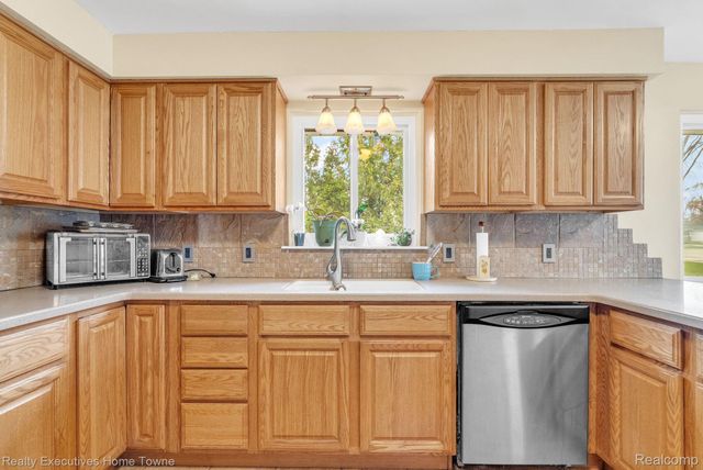 3126 Elk Street, Port Huron, MI 48060