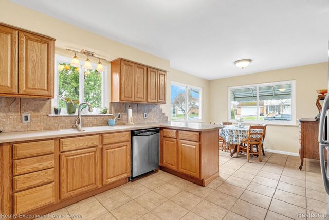 3126 Elk Street, Port Huron, MI 48060