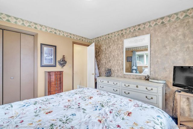 3126 Elk Street, Port Huron, MI 48060