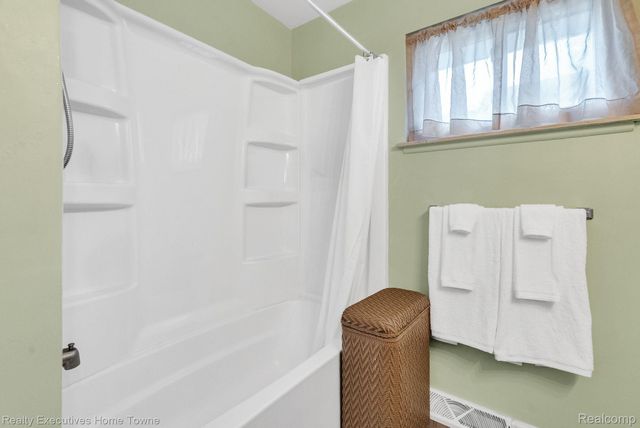 3126 Elk Street, Port Huron, MI 48060