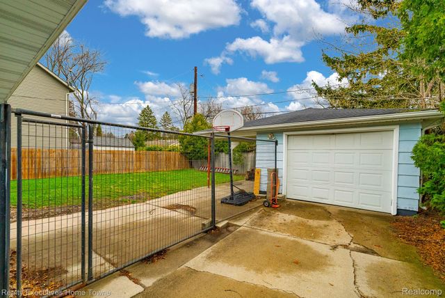 3126 Elk Street, Port Huron, MI 48060