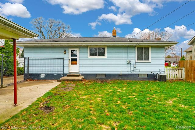 3126 Elk Street, Port Huron, MI 48060