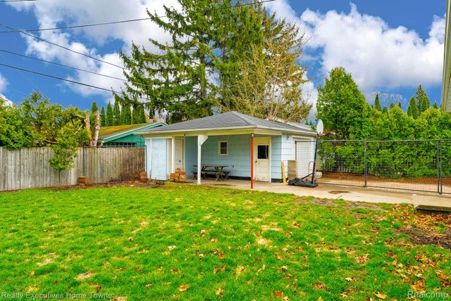 3126 Elk Street, Port Huron, MI 48060