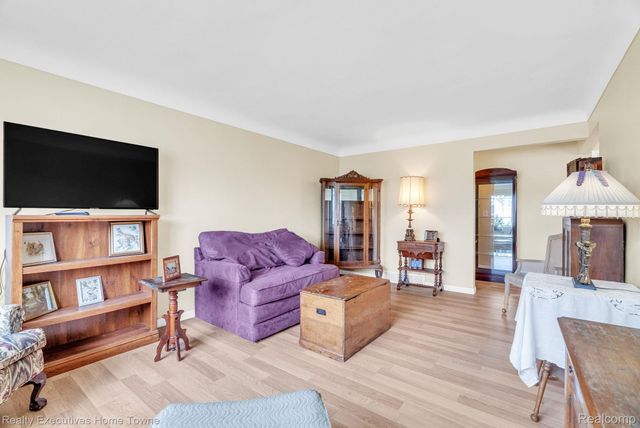 3126 Elk Street, Port Huron, MI 48060