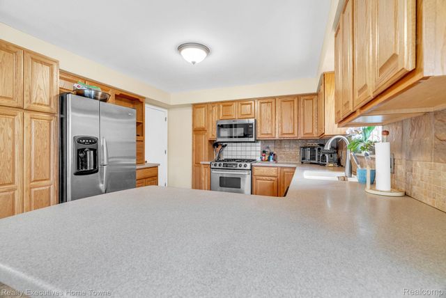 3126 Elk Street, Port Huron, MI 48060