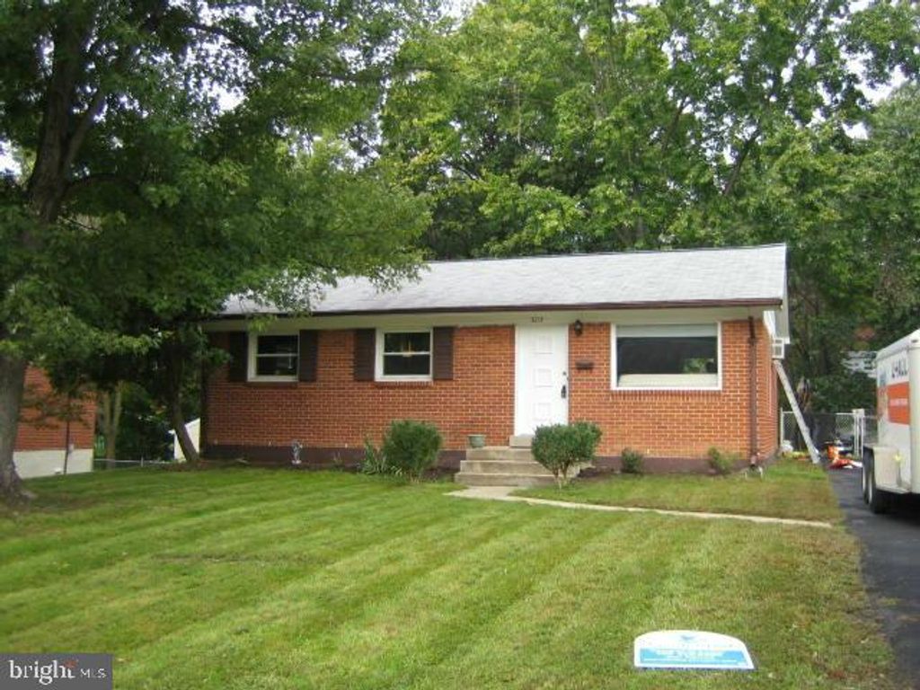 3213 BRADFORD ST, Woodbridge, VA 22193
