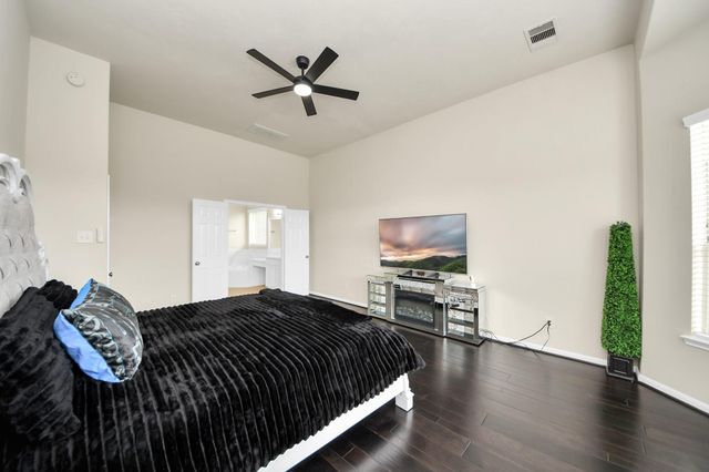 8518 River Cliff Lane, Houston, TX 77095