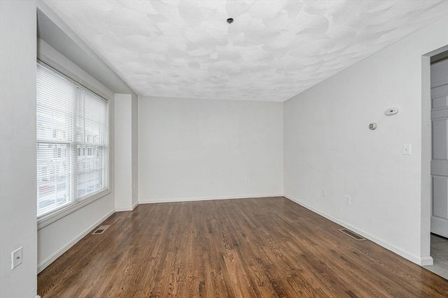 42 Rogers St 42, Tewksbury, MA 01876