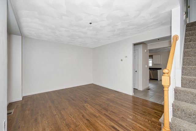 42 Rogers St 42, Tewksbury, MA 01876