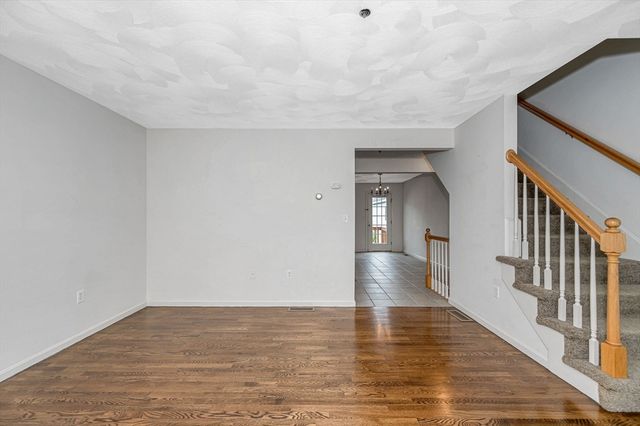 42 Rogers St 42, Tewksbury, MA 01876