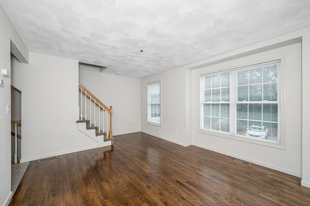 42 Rogers St 42, Tewksbury, MA 01876