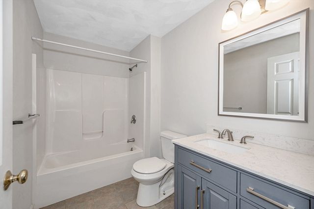 42 Rogers St 42, Tewksbury, MA 01876