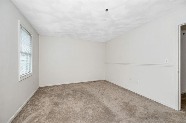 42 Rogers St 42, Tewksbury, MA 01876