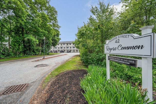 42 Rogers St 42, Tewksbury, MA 01876