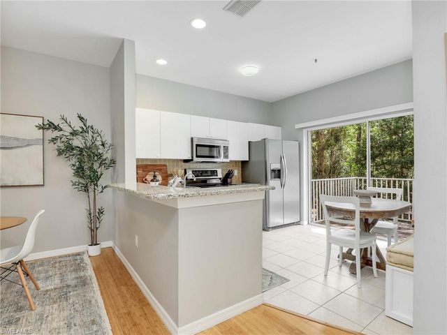 3289 Lindsey LN 2, Naples, FL 34109
