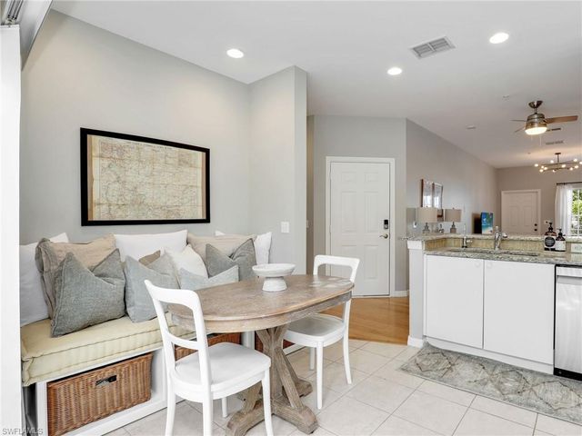 3289 Lindsey LN 2, Naples, FL 34109