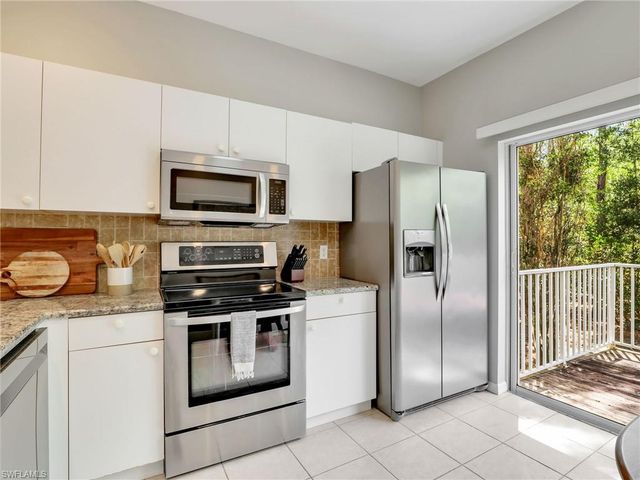 3289 Lindsey LN 2, Naples, FL 34109