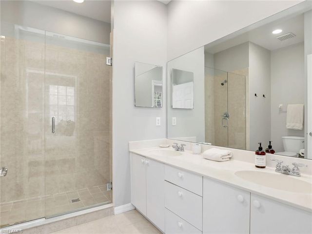 3289 Lindsey LN 2, Naples, FL 34109