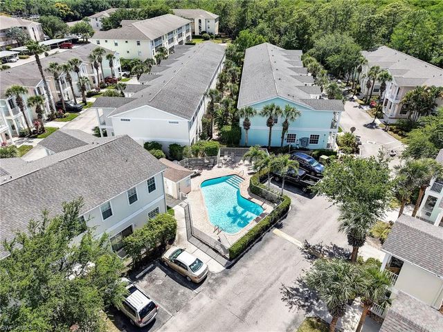 3289 Lindsey LN 2, Naples, FL 34109