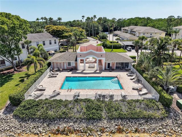 3289 Lindsey LN 2, Naples, FL 34109
