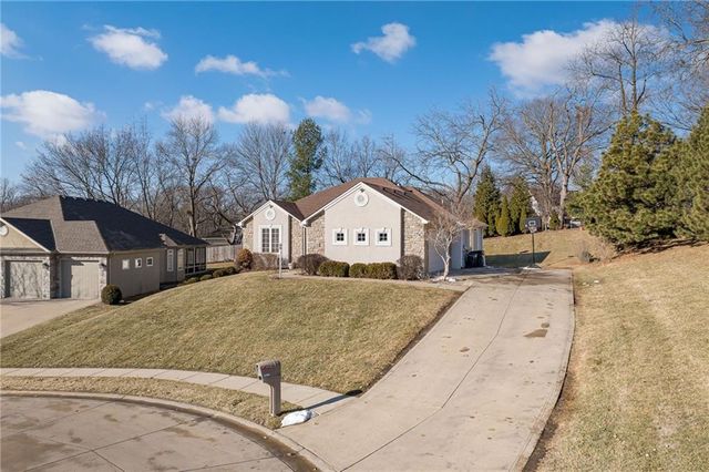 4109 Hidden Valley Drive, St Joseph, MO 64506