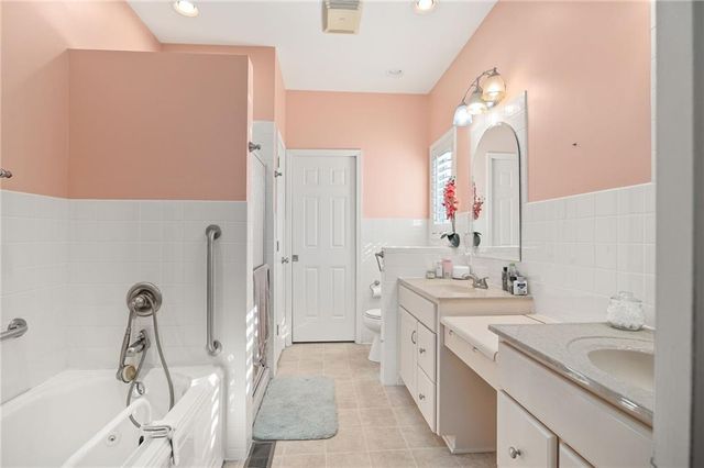 4109 Hidden Valley Drive, St Joseph, MO 64506