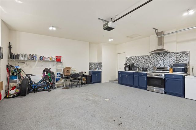 4109 Hidden Valley Drive, St Joseph, MO 64506