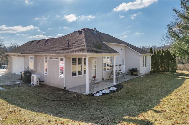 4109 Hidden Valley Drive, St Joseph, MO 64506