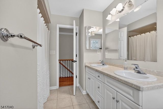 100 Knickerbocker Dr, Montgomery Twp., NJ 08502