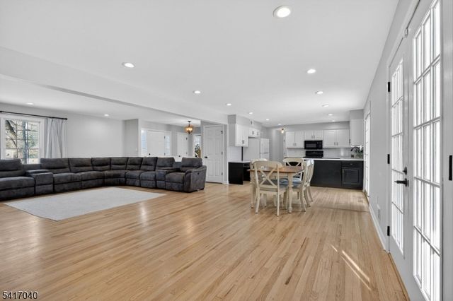 100 Knickerbocker Dr, Montgomery Twp., NJ 08502